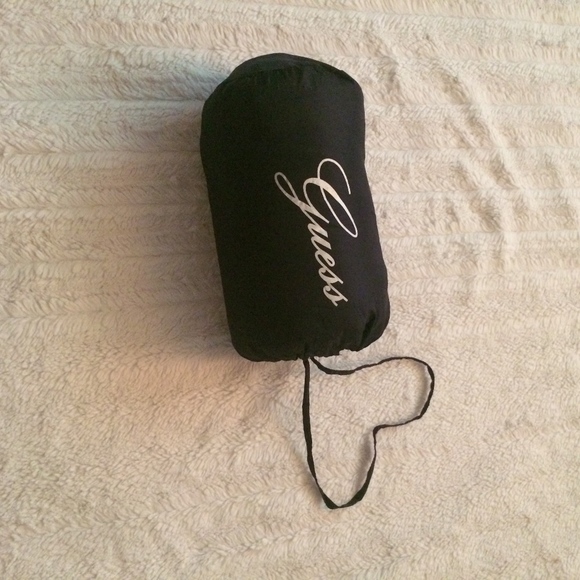 LIKE NEW!! GUESS Lightweight Puffer Navy (XS/TP) - Picture 5 of 8